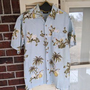 Hawaiian / Island Button-up Men's Light Blue Floral medium (M) Shirt